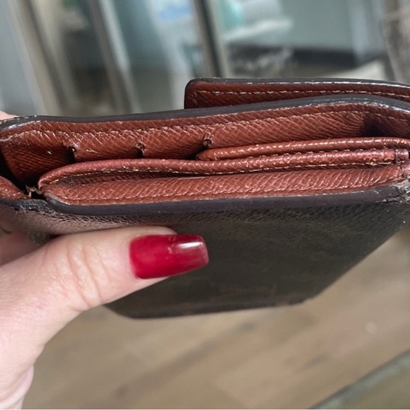 Louis Vuitton Monogram wallet with unbranded Gold Chain - Picture 11 of 14